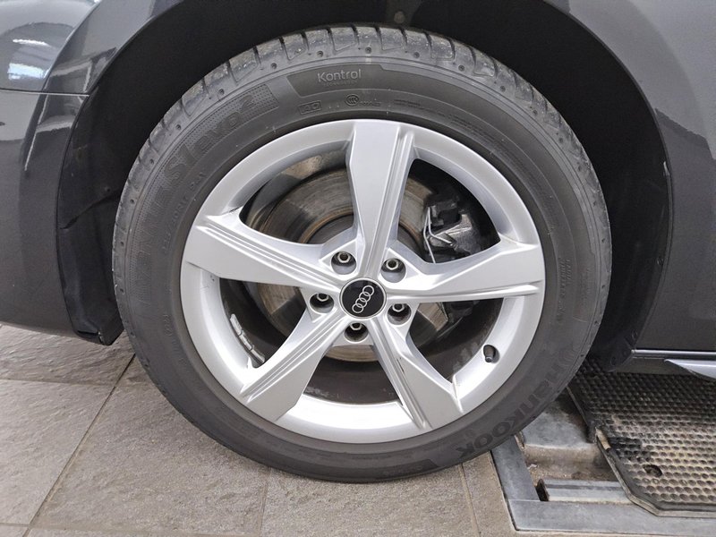 Audi A4 Avant 35 TDI automatik • koža • Full LED — 10