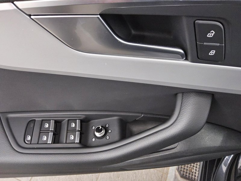 Audi A4 Avant 35 TDI automatik • koža • Full LED — 9