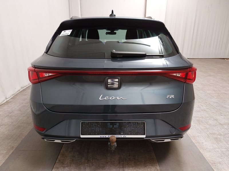 SEAT Leon Sportstourer 2.0 TDI FR-Line automatik • ACC • kuka za vuču — 14