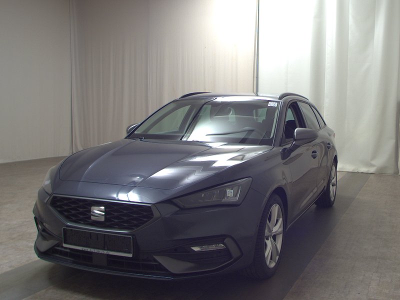 SEAT Leon Sportstourer 2.0 TDI FR-Line automatik • ACC • kuka za vuču — 2