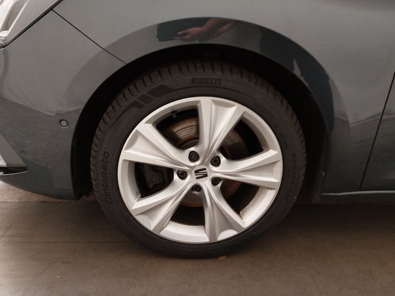 SEAT Leon Sportstourer 2.0 TDI FR-Line automatik • ACC • kuka za vuču — 8