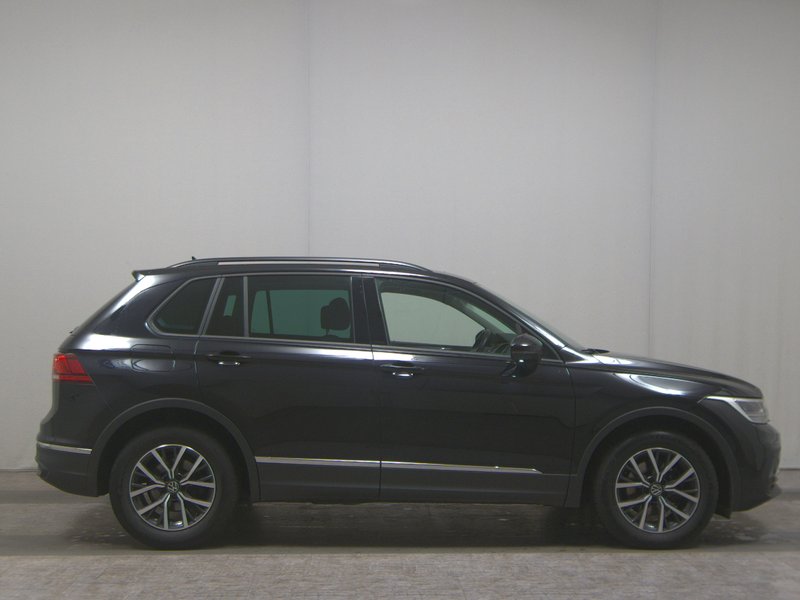 Volkswagen Tiguan 2.0 TDI automatik • masaža • digitalni instrumenti