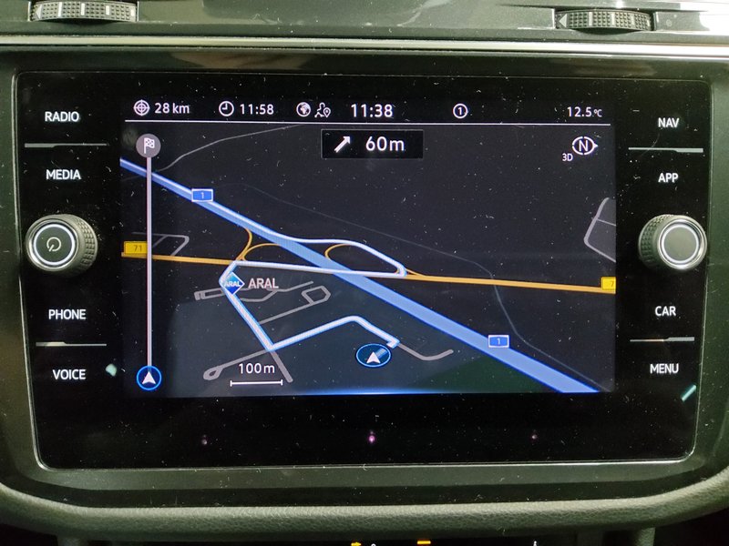 Volkswagen Tiguan 2.0 TDI automatik • masaža • digitalni instrumenti — 7