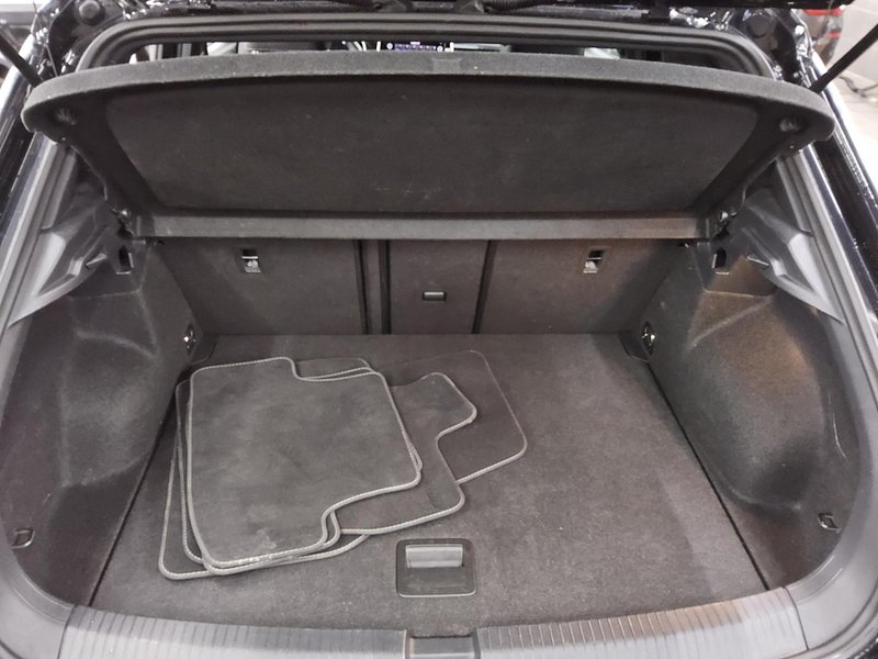 Volkswagen T-Roc 1.0 TSI R-Line • ACC • LED — 12