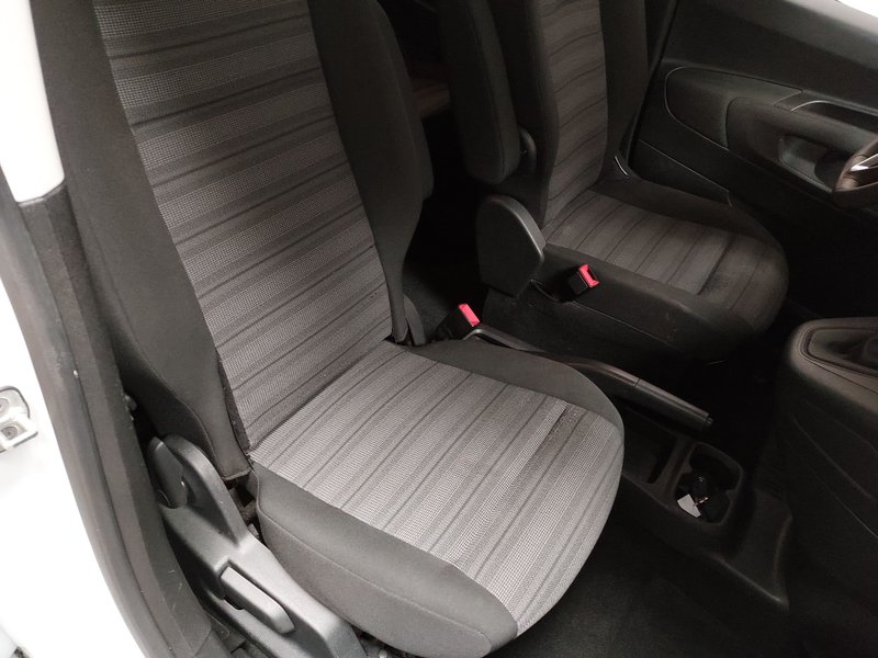 Opel Combo Life 1.5 D Edition • Tempomat • Senzori za parkiranje straga — 10