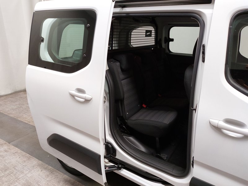 Opel Combo Life 1.5 D Edition • Tempomat • Senzori za parkiranje straga — 16