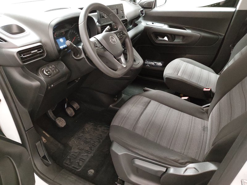 Opel Combo Life 1.5 D Edition • Tempomat • Senzori za parkiranje straga — 6