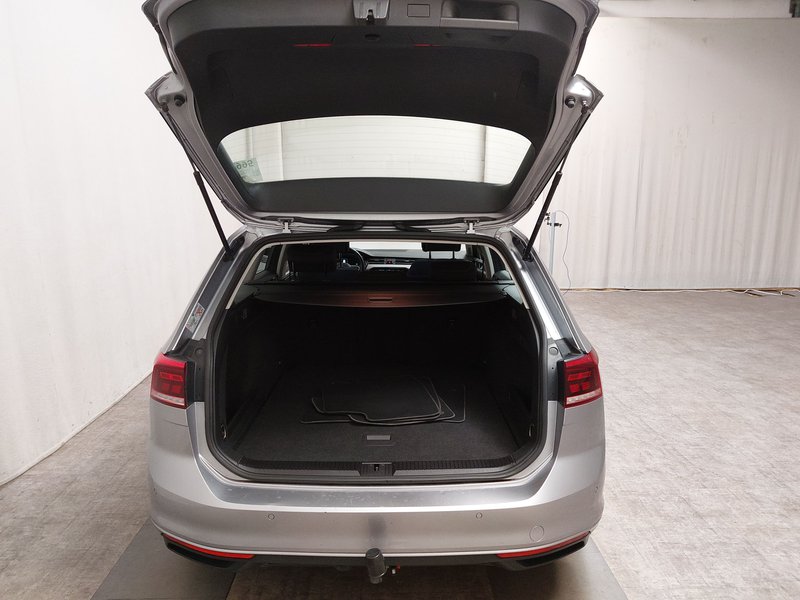 Volkswagen Passat Variant 1.5 TSI automatik • AHK • digitalni instrumenti — 17