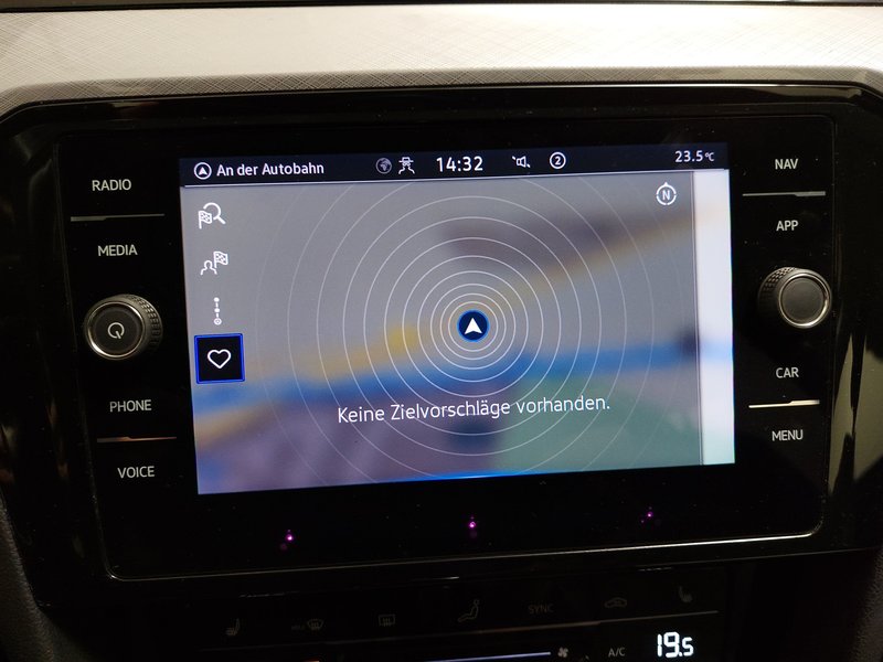 Volkswagen Passat Variant 1.5 TSI automatik • AHK • digitalni instrumenti — 19
