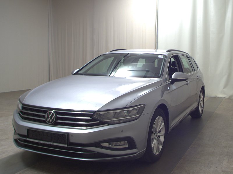 Volkswagen Passat Variant 1.5 TSI automatik • AHK • digitalni instrumenti — 2