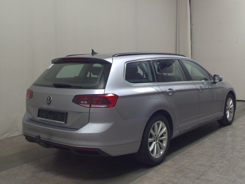 Volkswagen Passat Variant 1.5 TSI automatik • AHK • digitalni instrumenti — 4