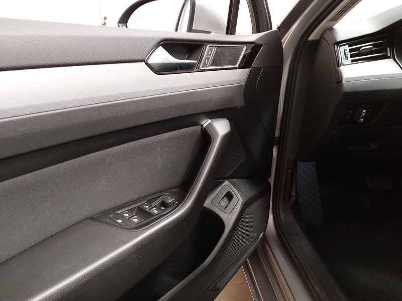 Volkswagen Passat Variant 1.5 TSI automatik • AHK • digitalni instrumenti — 5