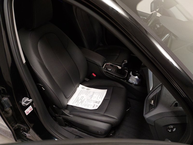 BMW 118i Luxury Line • električna peta vrata • Full LED — 10