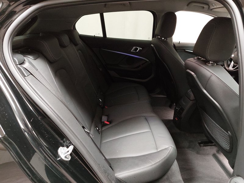 BMW 118i Luxury Line • električna peta vrata • Full LED — 12