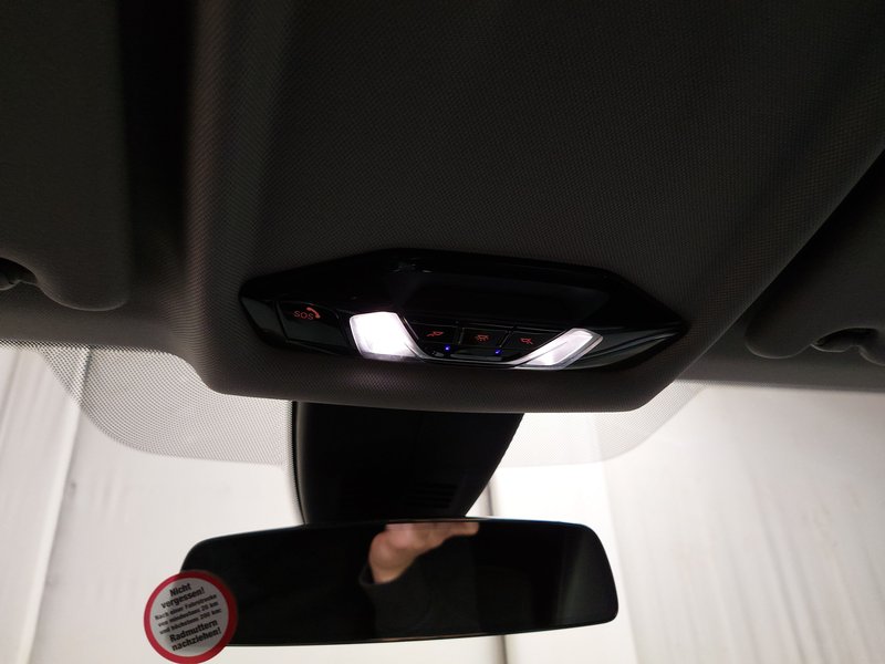 BMW 118i Luxury Line • električna peta vrata • Full LED — 13