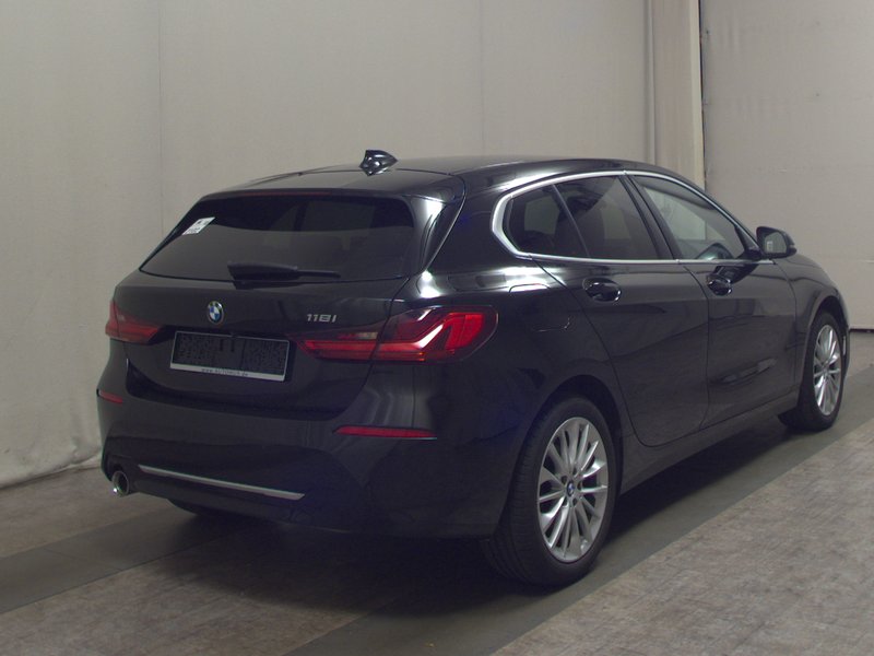 BMW 118i Luxury Line • električna peta vrata • Full LED — 4