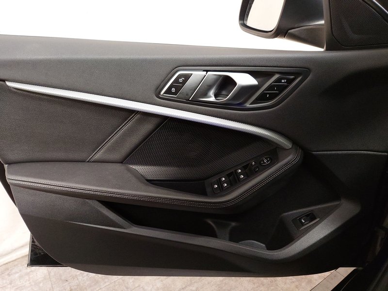 BMW 118i Luxury Line • električna peta vrata • Full LED — 5