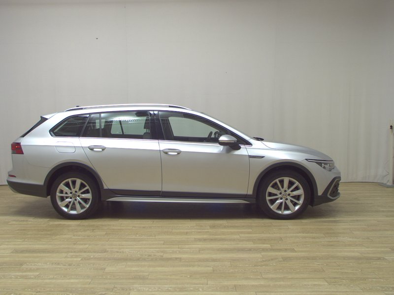 Volkswagen Golf 8 Alltrack 2.0 TDI 4MOTION automatik • ACC • AHK