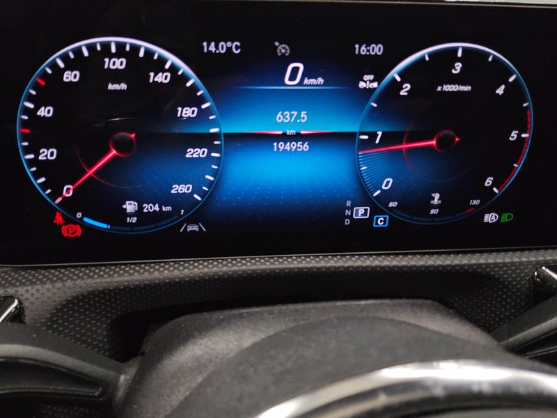 Mercedes-Benz CLA 200 d Shooting Brake Progressive automatik • Full LED — 8