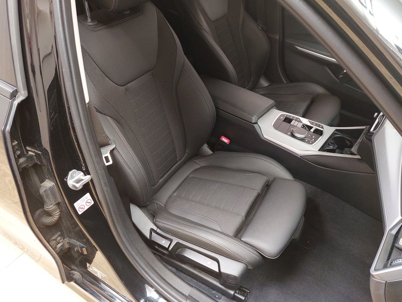 BMW 320d Touring automatik • ACC • AHK — 10
