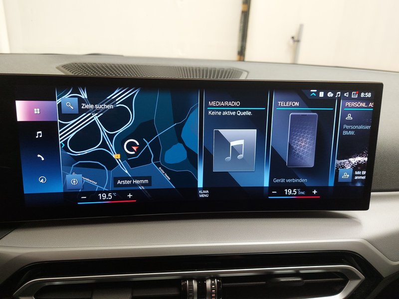 BMW 320d Touring automatik • ACC • AHK — 21