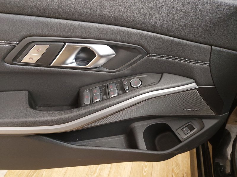 BMW 320d Touring automatik • ACC • AHK — 5