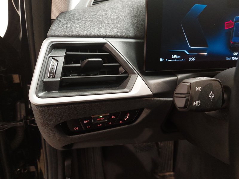 BMW 320d Touring automatik • ACC • AHK — 7