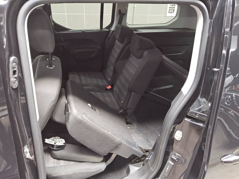Opel Combo Life 1.5 D automatik Innovation • AHK • HUD — 12