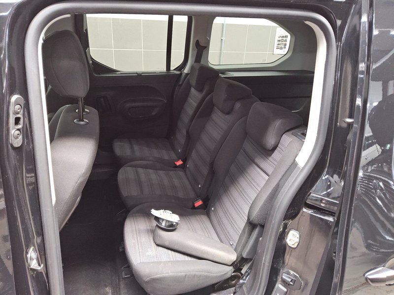 Opel Combo Life 1.5 D automatik Innovation • AHK • HUD — 13