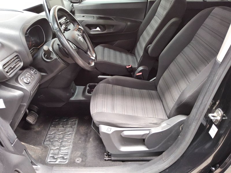 Opel Combo Life 1.5 D automatik Innovation • AHK • HUD — 8
