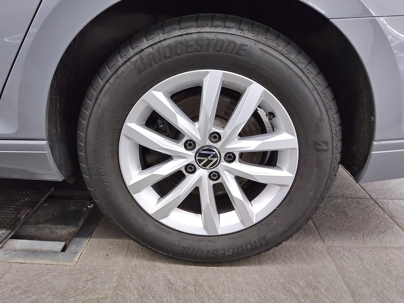Volkswagen Passat Variant 2.0 TDI automatik Business • ACC • Full LED — 11