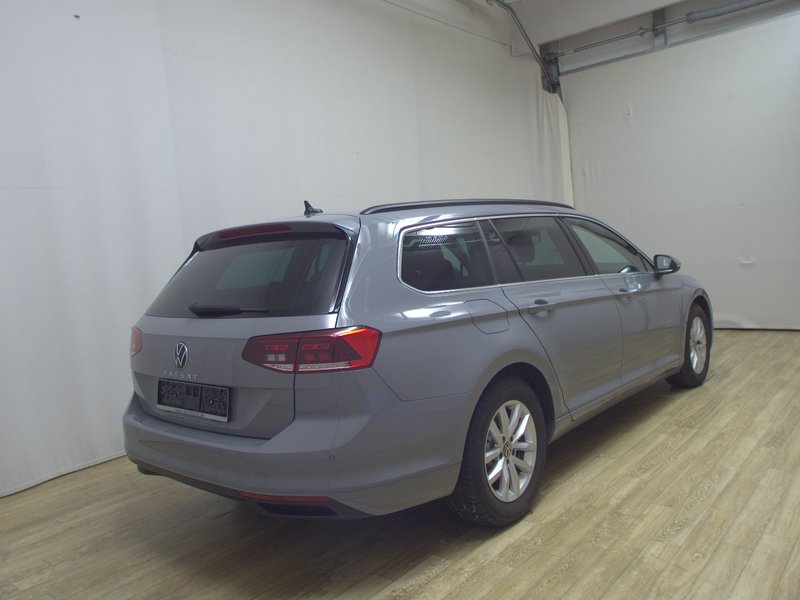 Volkswagen Passat Variant 2.0 TDI automatik Business • ACC • Full LED — 4