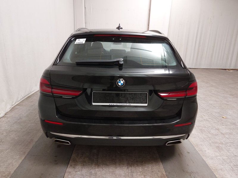 BMW 520d Touring xDrive automatik Luxury Line • HUD • ACC — 14
