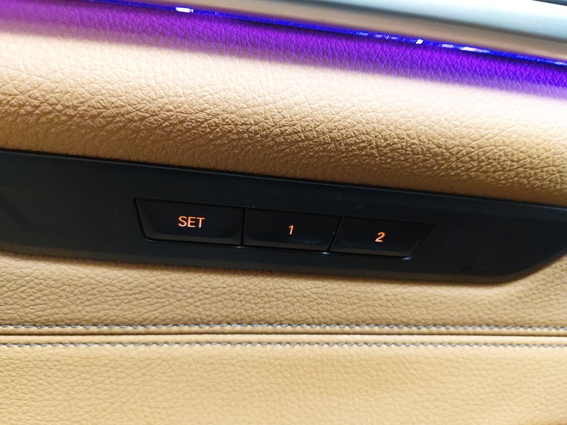 BMW 520d Touring xDrive automatik Luxury Line • HUD • ACC — 16