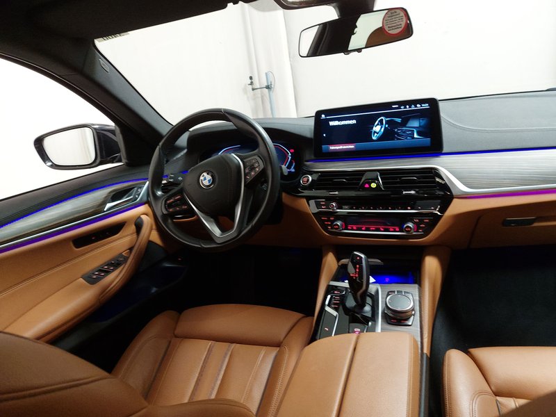 BMW 520d Touring xDrive automatik Luxury Line • HUD • ACC — 19