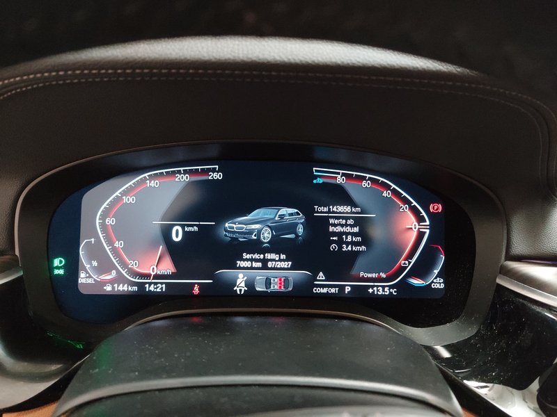 BMW 520d Touring xDrive automatik Luxury Line • HUD • ACC — 23