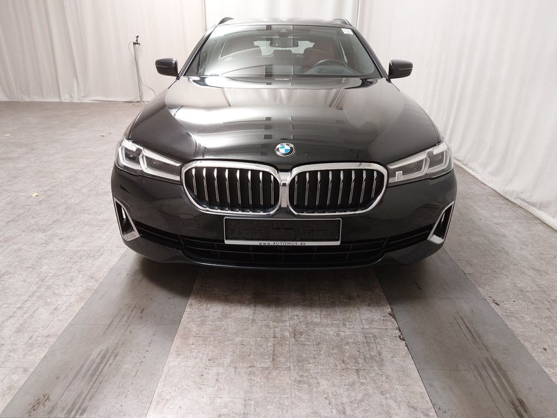 BMW 520d Touring xDrive automatik Luxury Line • HUD • ACC — 9