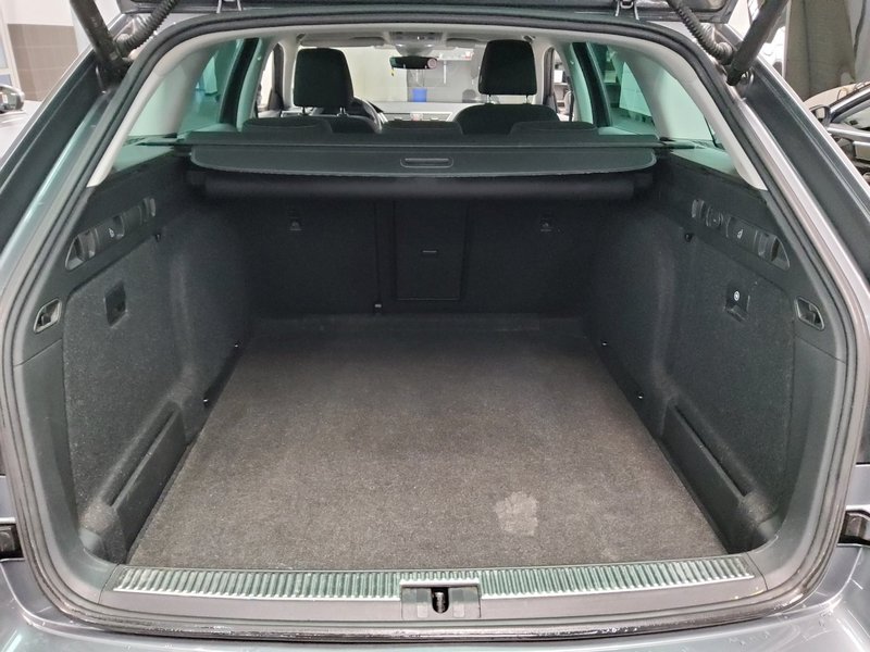 Škoda Superb Kombi 2.0 TDI automatik Ambition • ACC • električna peta vrata — 12
