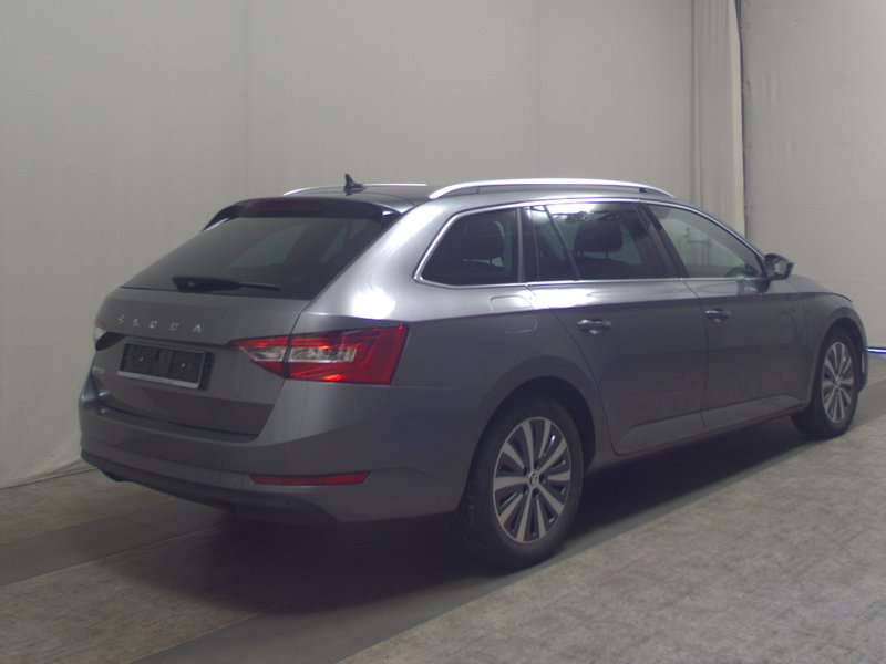 Škoda Superb Kombi 2.0 TDI automatik Ambition • ACC • električna peta vrata — 4