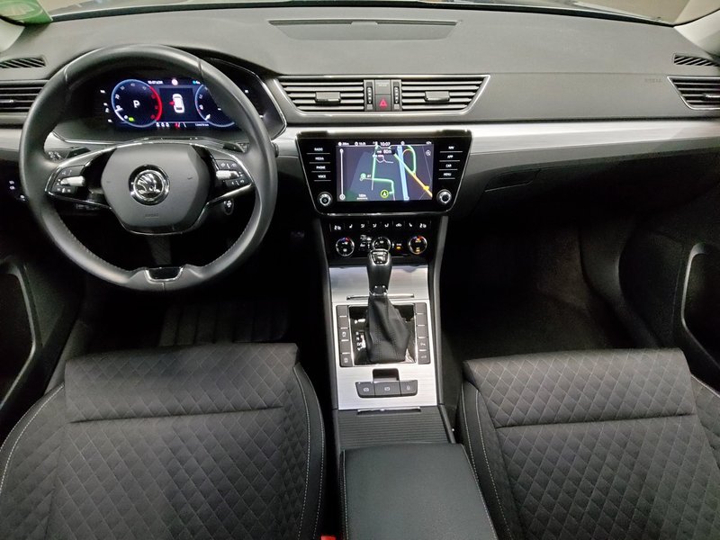 Škoda Superb Kombi 2.0 TDI automatik Ambition • ACC • električna peta vrata — 5