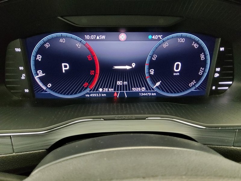 Škoda Superb Kombi 2.0 TDI automatik Ambition • ACC • električna peta vrata — 8