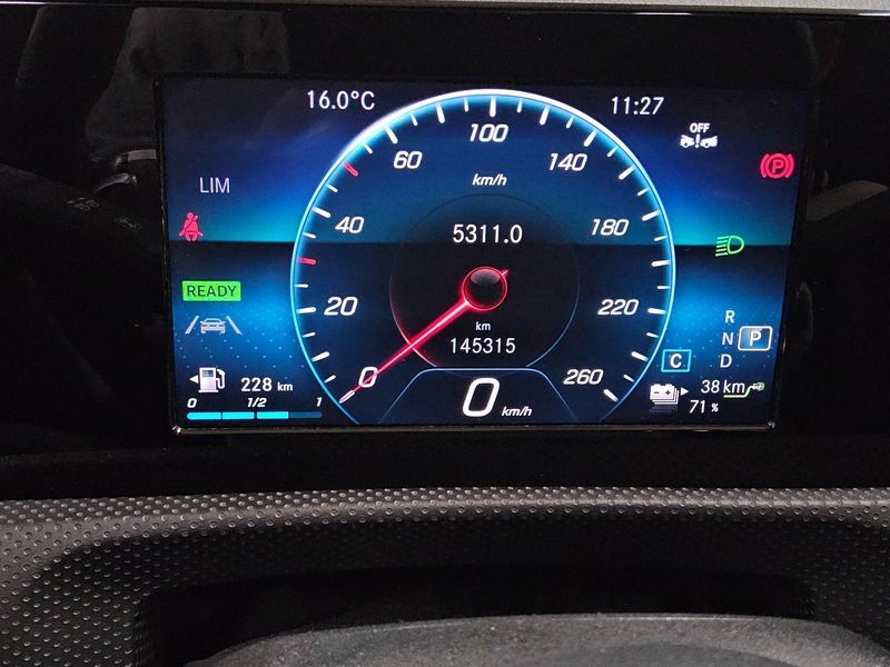 Mercedes-Benz CLA 250 e Shooting Brake automatik AMG Line • panorama • LED — 8