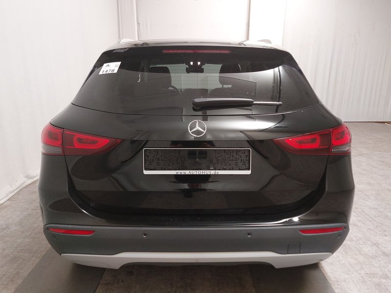 Mercedes-Benz GLA 200 d Style automatik • LED • krov — 14