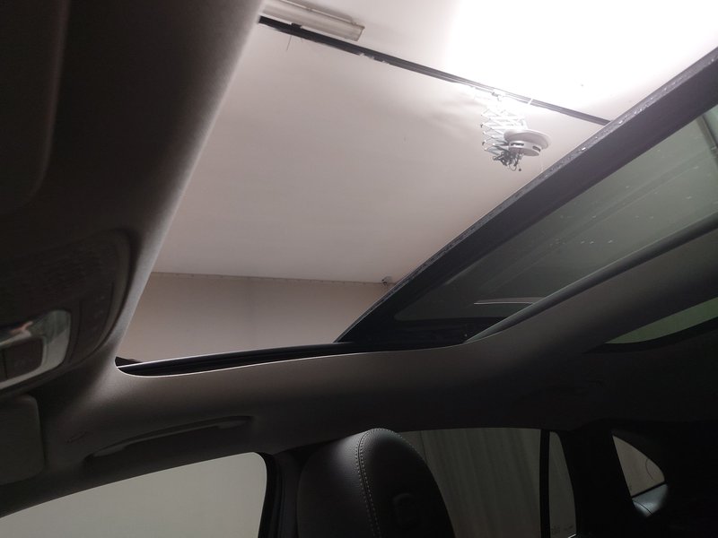 Mercedes-Benz GLA 200 d Style automatik • LED • krov — 15