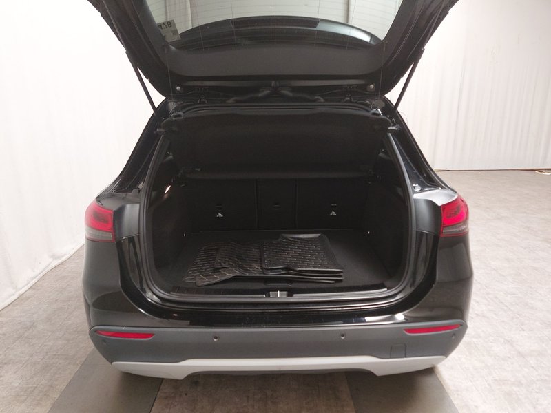 Mercedes-Benz GLA 200 d Style automatik • LED • krov — 16