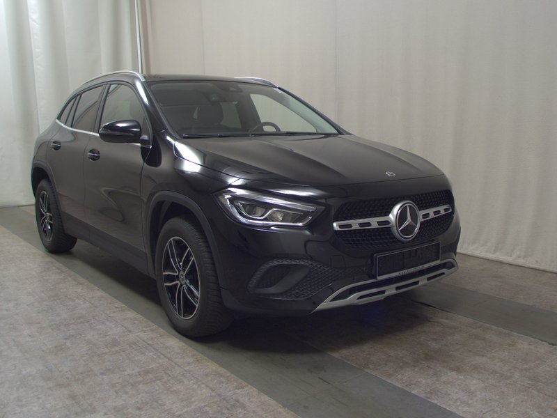 Mercedes-Benz GLA 200 d Style automatik • LED • krov — 3