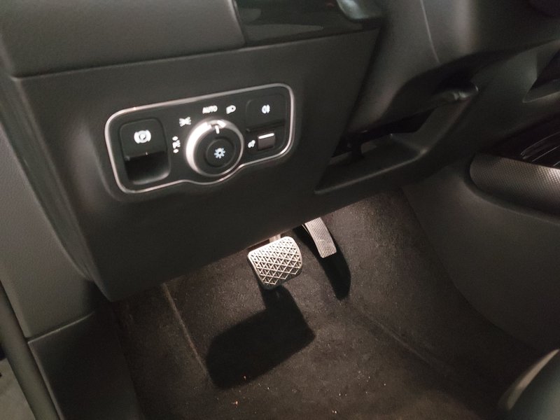 Mercedes-Benz GLA 200 d Style automatik • LED • krov — 7