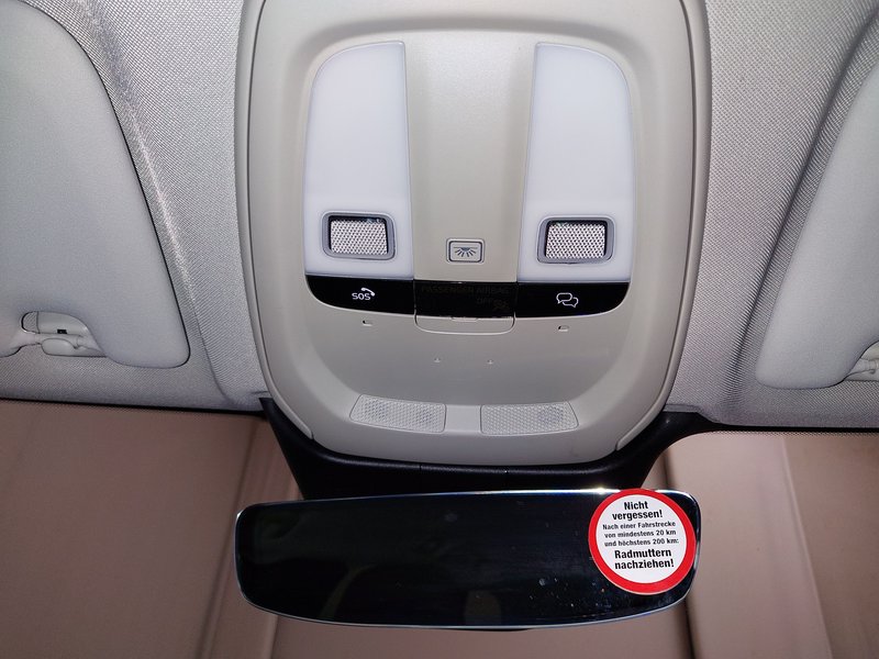 Volvo XC60 B4 D automatik Core • električna peta vrata • LED — 13