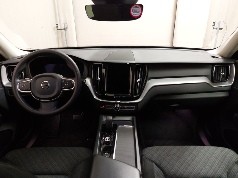 Volvo XC60 B4 D automatik Core • električna peta vrata • LED — 16
