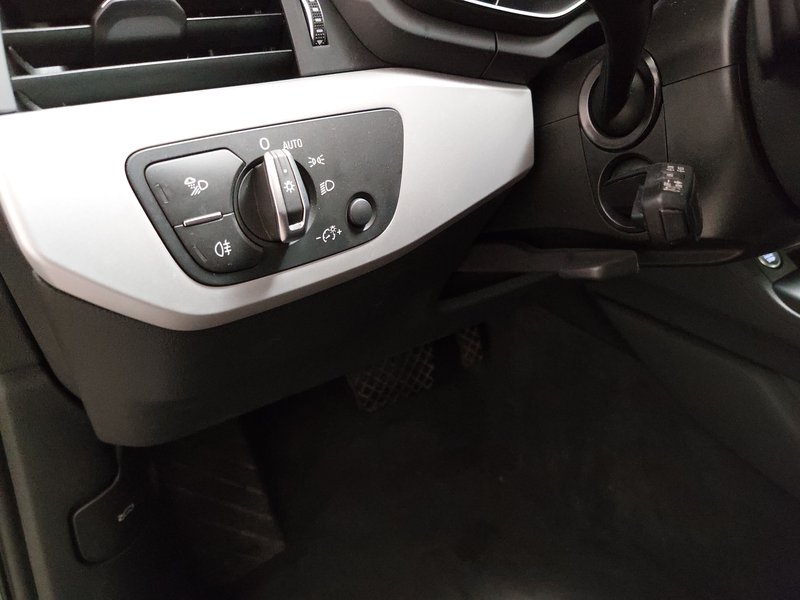 Audi A4 Avant 40 TFSI advanced automatik • LED — 7